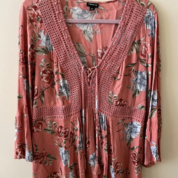 Torrid Floral Print Crinkle Gauze Lace-Up Babydoll Top - Size 00 / 10 - Picture 1 of 6